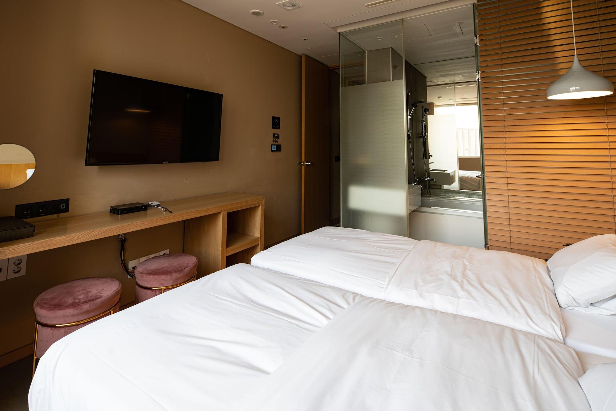 Hotel The Designers Hongdae Seoul Exterior photo