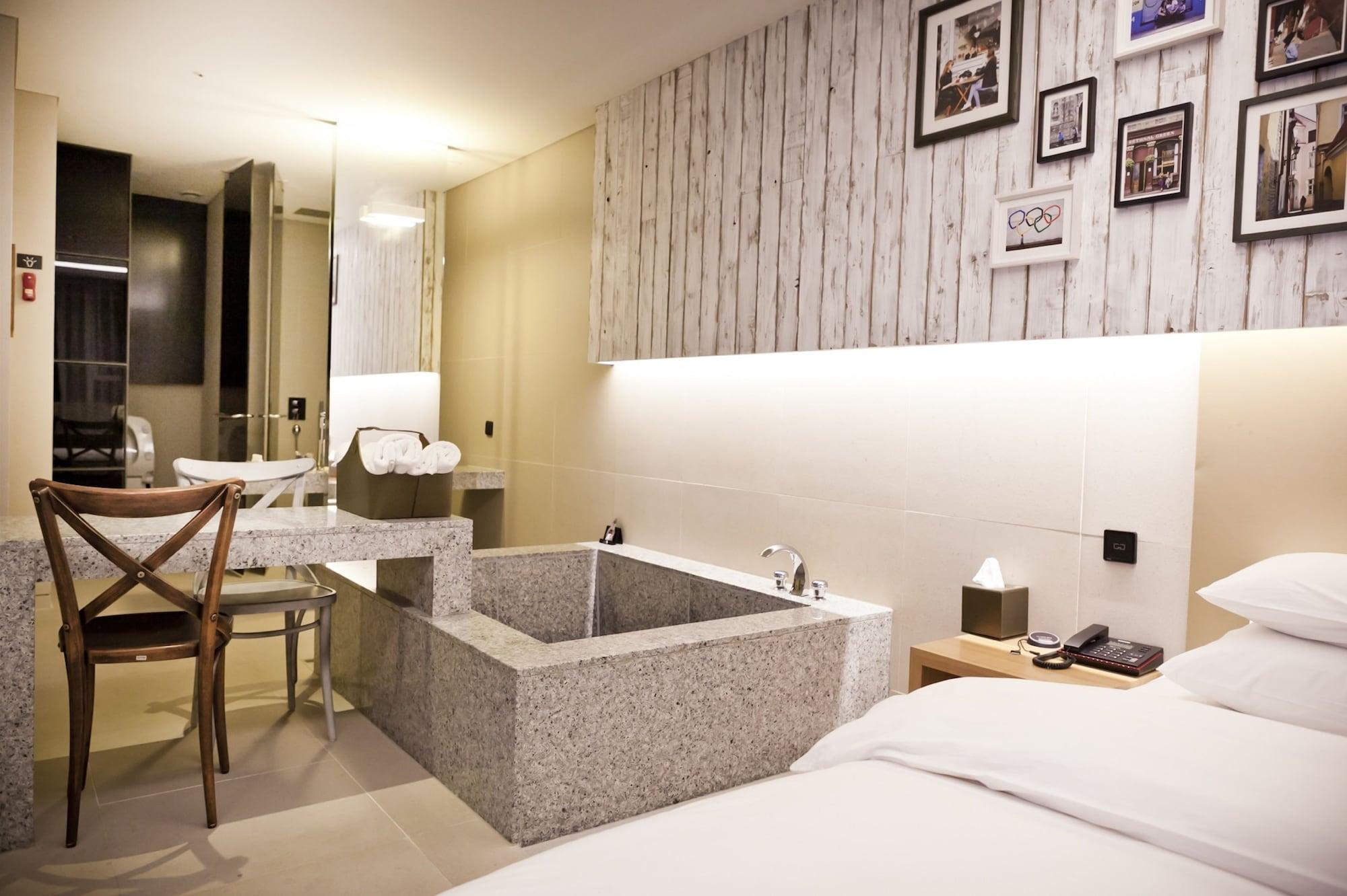 Hotel The Designers Hongdae Seoul Exterior photo