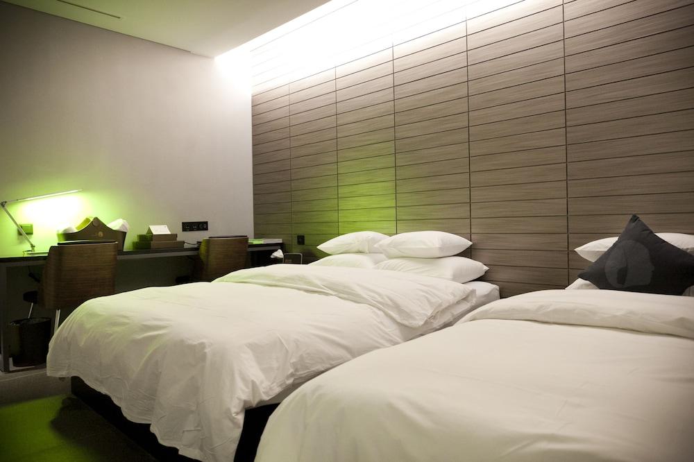 Hotel The Designers Hongdae Seoul Exterior photo