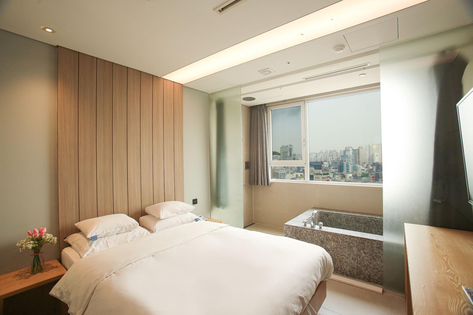 Hotel The Designers Hongdae Seoul Exterior photo