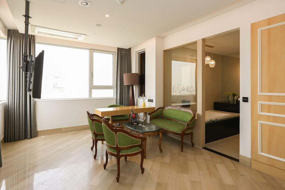 Hotel The Designers Hongdae Seoul Exterior photo