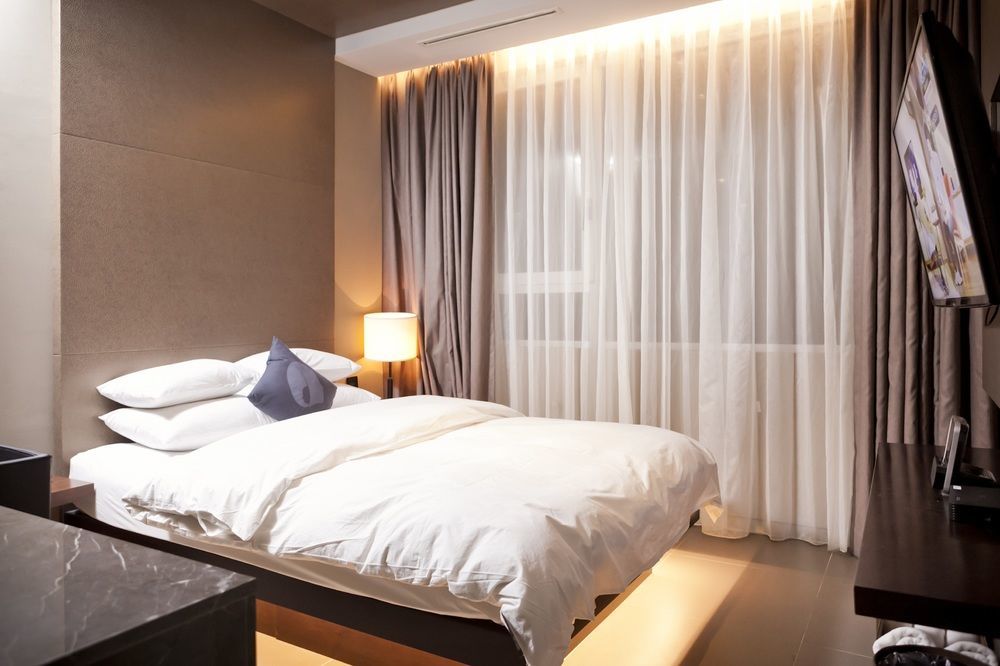 Hotel The Designers Hongdae Seoul Exterior photo